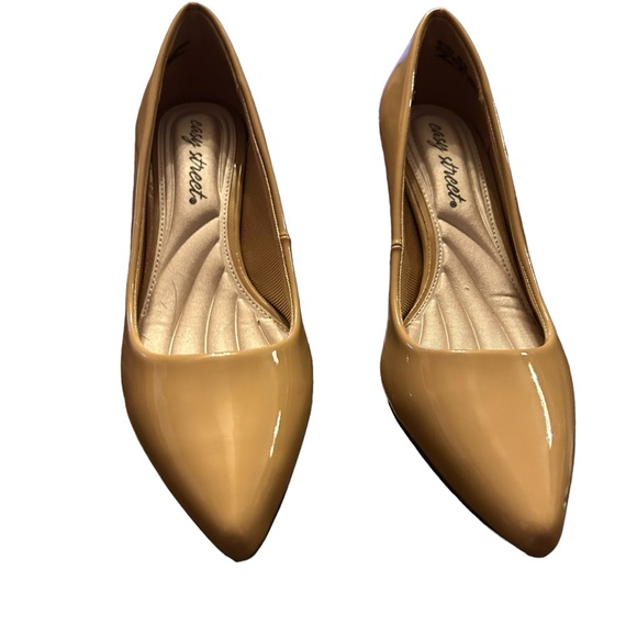 Easy Street Pointe Classic Nude Pumps Comfort Heels Kitten Heels NEW  Size 6.5 - Picture 3 of 11